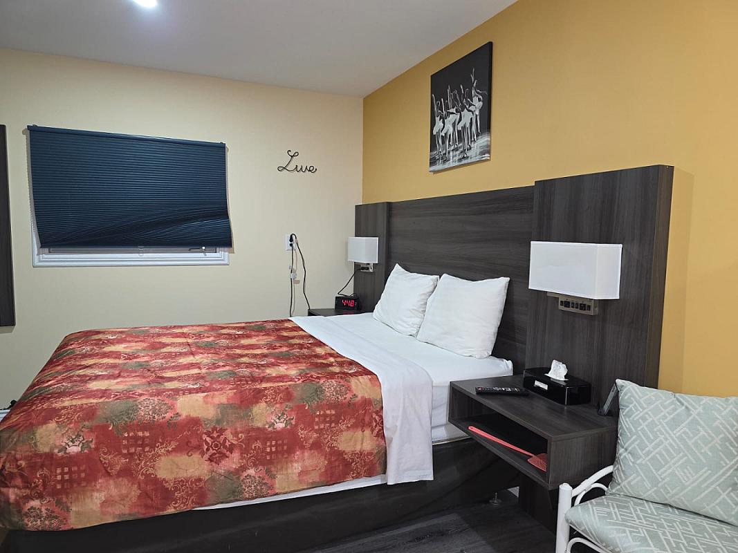 Single Queen Kitchenette Cottage gallery