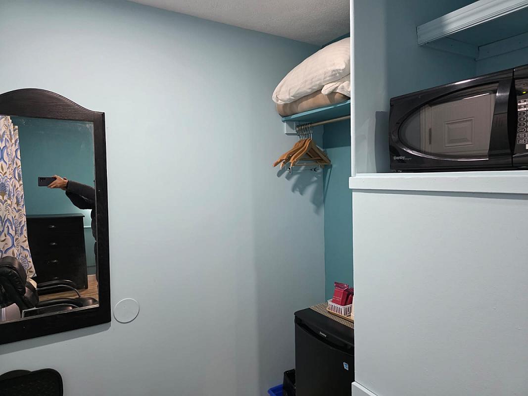 Single Queen Suite Room gallery