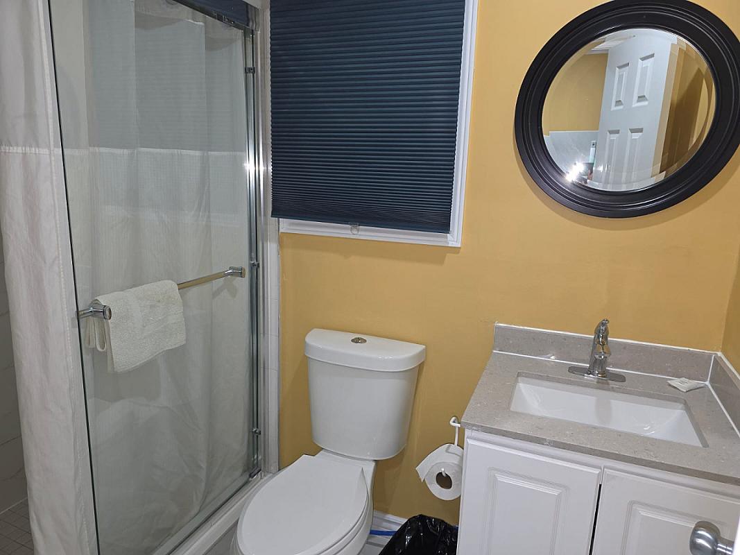 Single Queen Kitchenette Cottage gallery